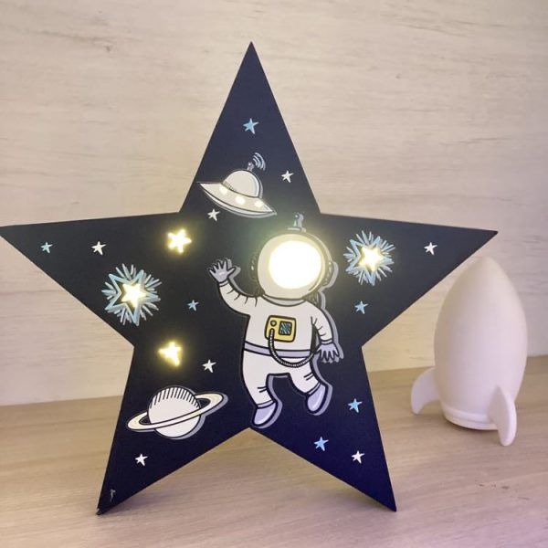 Estrella luz led de madera Astronauta