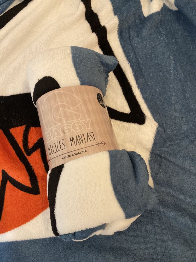 Manta para niños de coralina modelo astronauta