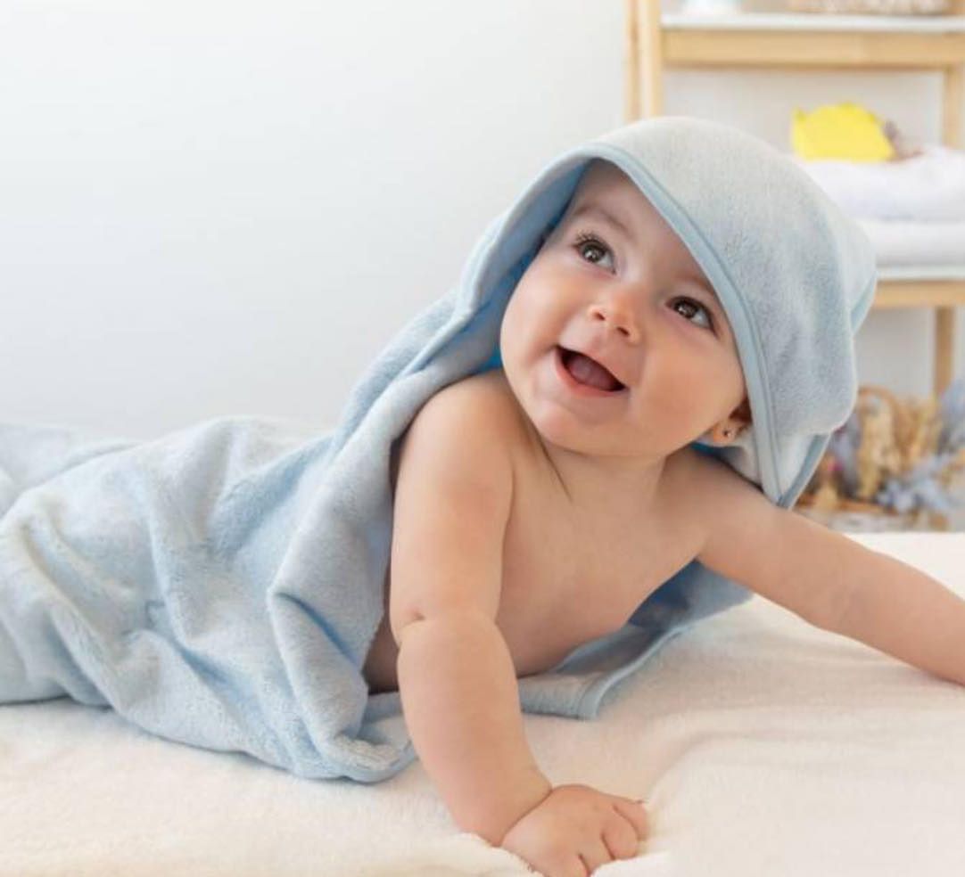 Capa de baño bebé bambú azul Kiokids - Imagen 2
