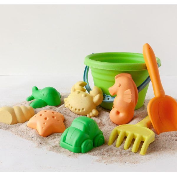 Cubo de playa con 8 piezas